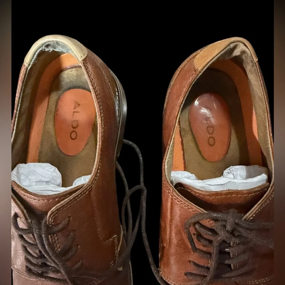 Aldo Men's Cognac Brown Leather Derby Oxfords. Used
